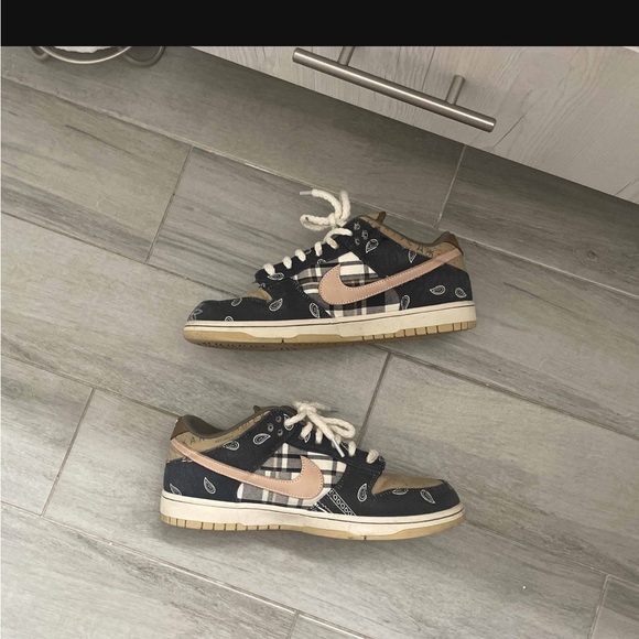 travis scott dunks - Picture 5 of 7